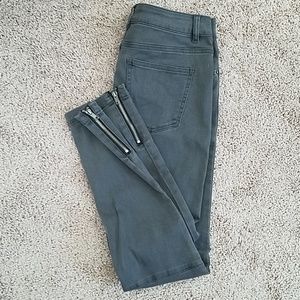 Versona Charcoal moto jeans with zippers